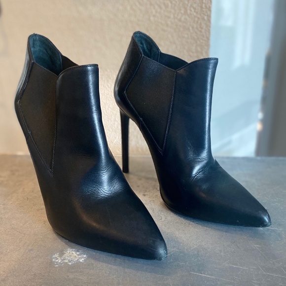Saint Laurent Paris Chelsea Boots - Picture 16 of 16